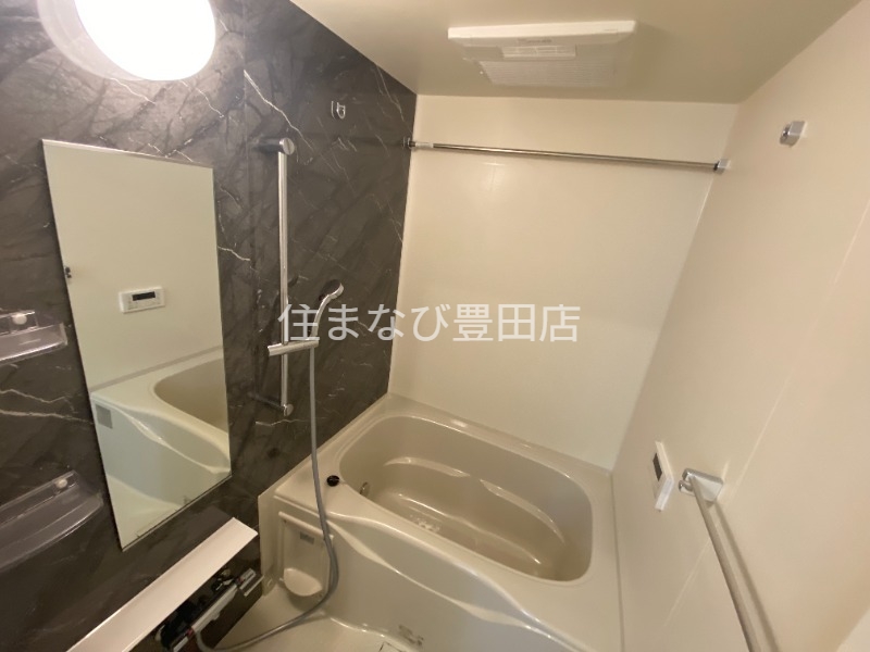 バス・シャワールーム　同型完成モデル（反転）