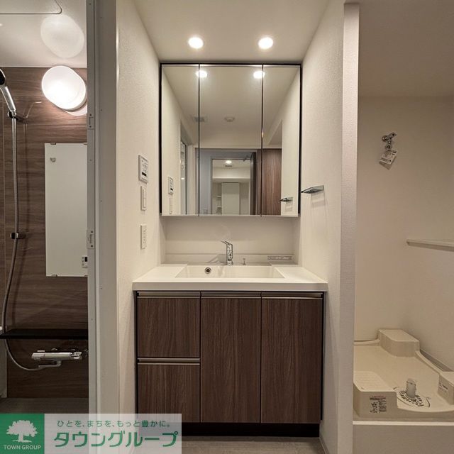洗面設備　※写真は同タイプ住戸です。