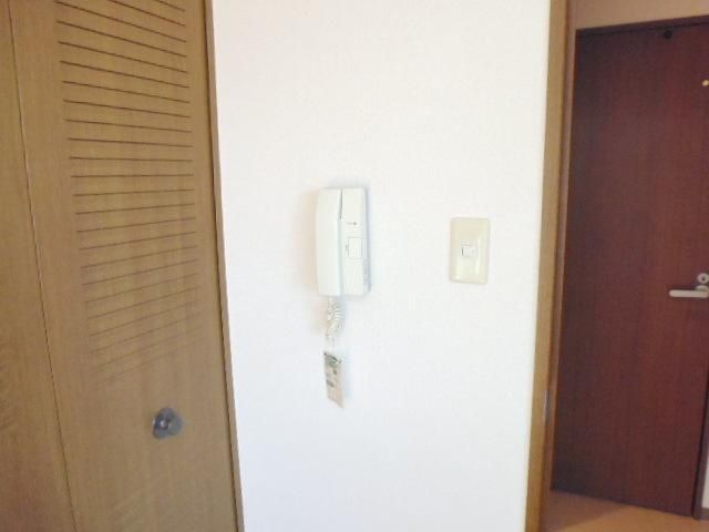 セキュリティ　同物件内の他号室室内写真によるイメージです