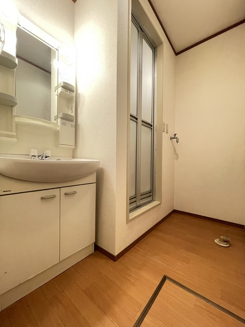 洗面設備　別部屋参考写真／１０３号室を利用中※現況優先