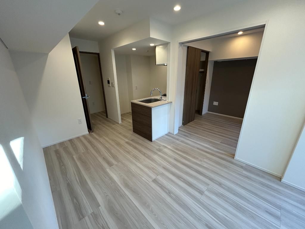 居室・リビング　写真は同タイプ住居です。