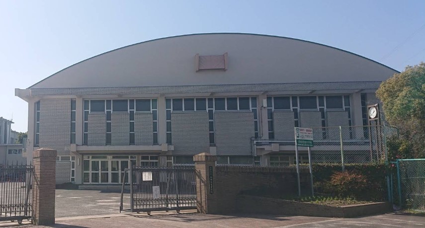 中学校　清須市立西枇杷島中学校（中学校）まで613m