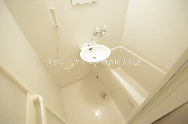 バス・シャワールーム　同タイプ部屋の写真となり設備等は現況と異なる場合があります。