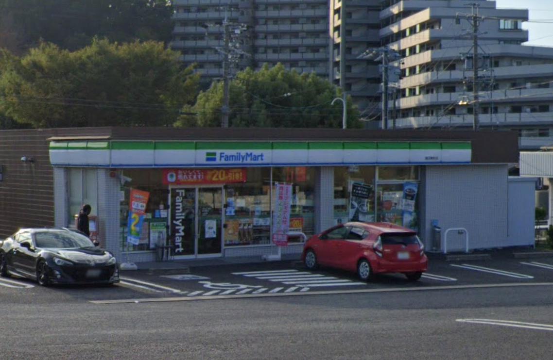 コンビニ　ファミリーマート 鵜沼東町店（コンビニ）まで1047m