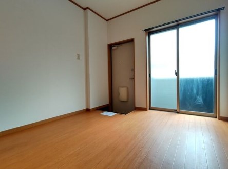 本山北町ハイツの内装写真
