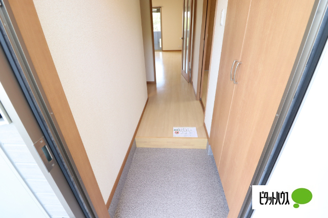 ＪＲ東海道本線 篠原駅 徒歩1分 2階建 築8年の玄関写真