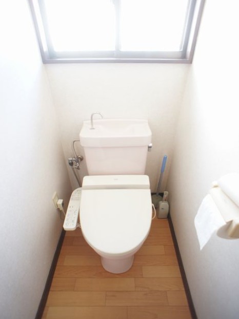 UGハウスIIのトイレ写真