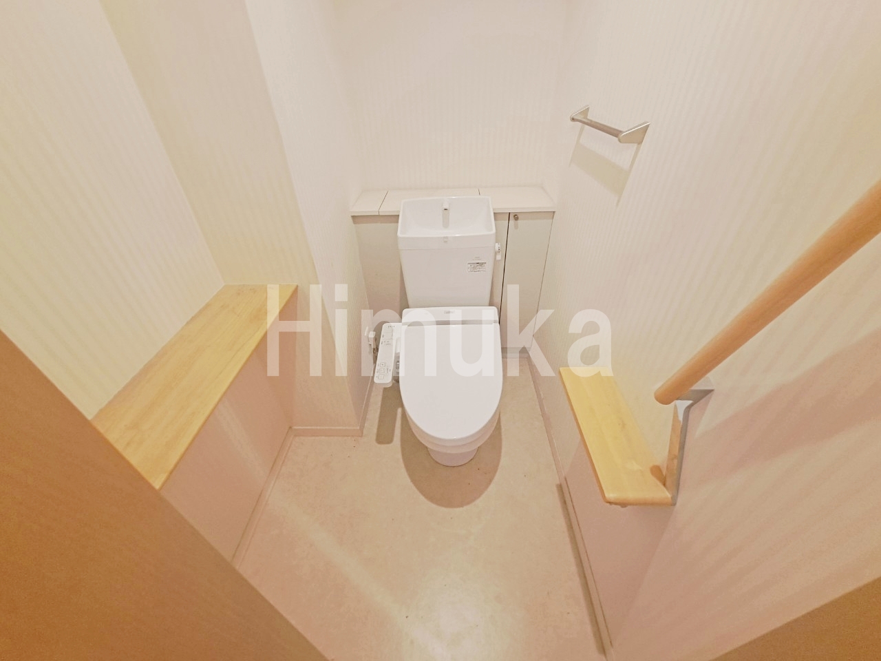 ＪＲ山陽本線 高島駅 徒歩17分 3階建 築10年のトイレ写真