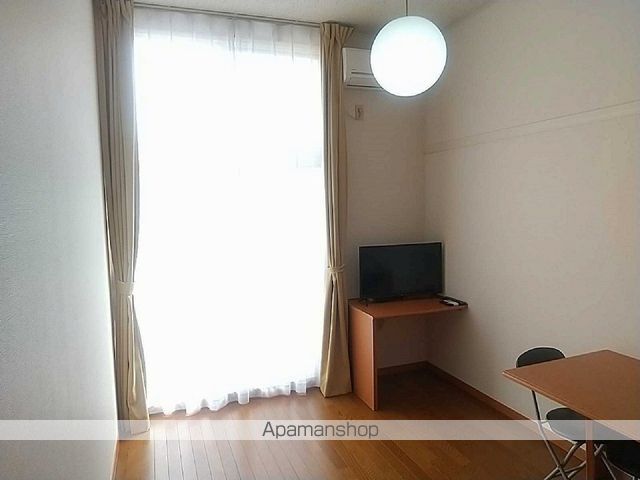 レオパレスベンデュールの居間写真