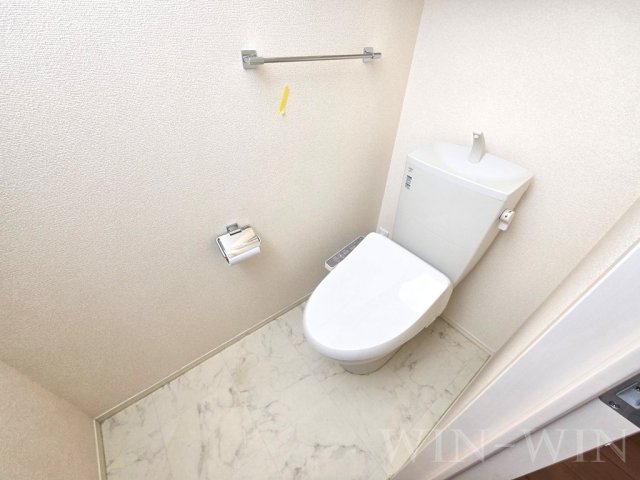 コンフォール西小鷹野のトイレ写真