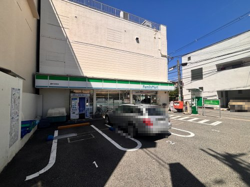 コンビニ　ファミリーマート 豊中本町店（コンビニ）まで353m