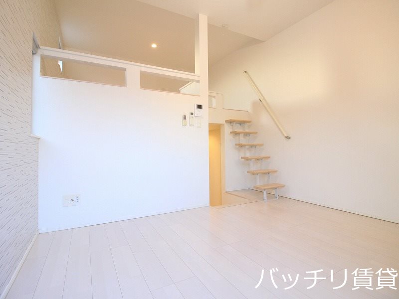 居室・リビング　同型タイプの為、現状を優先致します。