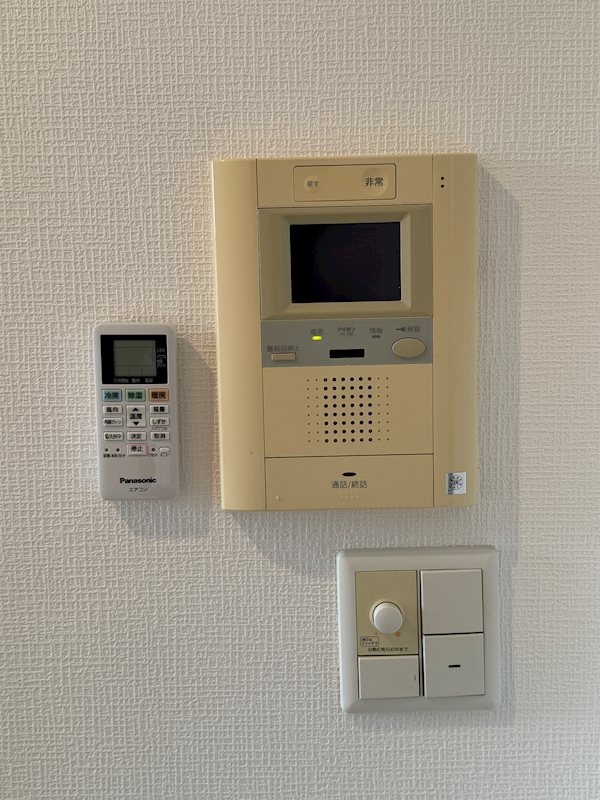 セキュリティ　同建物別部屋の写真となります。