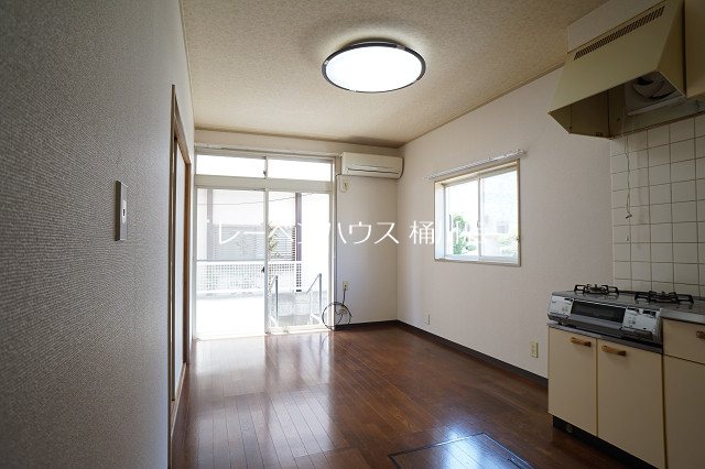 居室・リビング　レーベンハウス桶川店へ　048-787-5511
