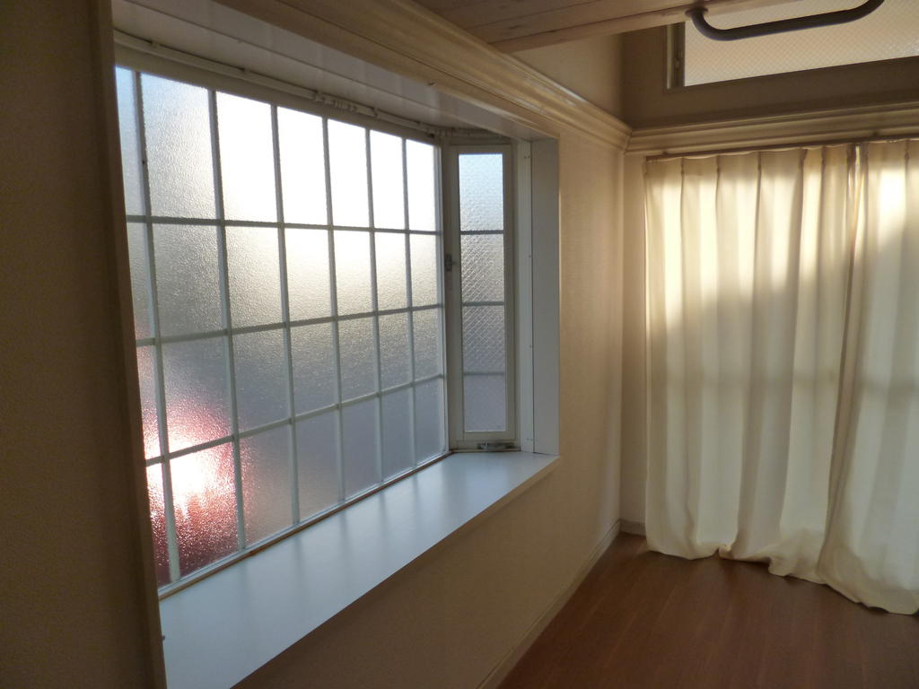 居室・リビング　出窓