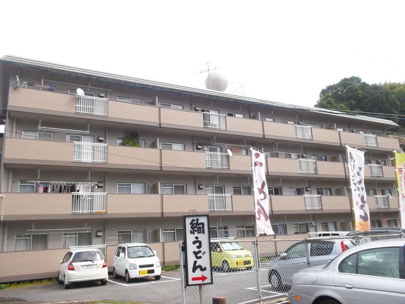 西彼杵郡長与町高田郷のマンションの建物外観