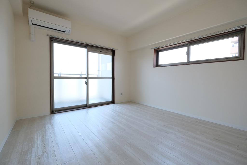 居室・リビング　室内写真は別室です（階層ちがい）