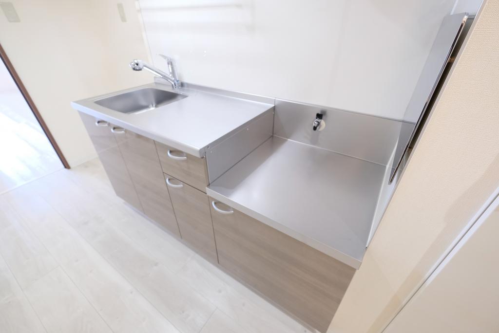 キッチン　室内写真は別室です（階層ちがい）