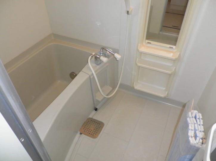 バス・シャワールーム　追い焚きバス