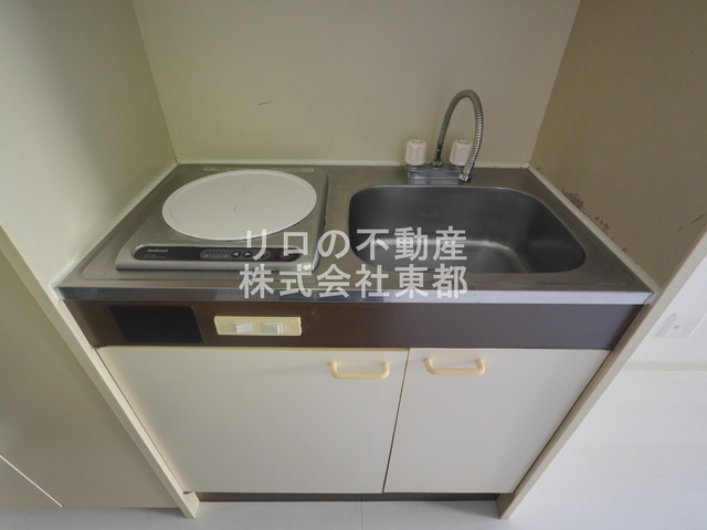 キッチン　ガスより火傷や火災のリスクが低いＩＨクッキングヒーター付！