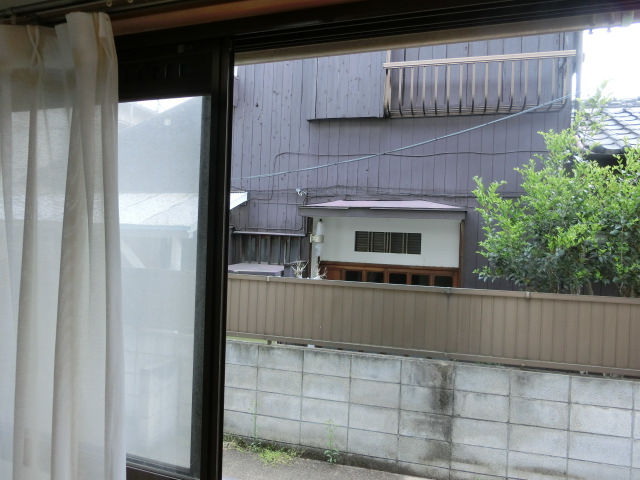 バルコニー　東向き