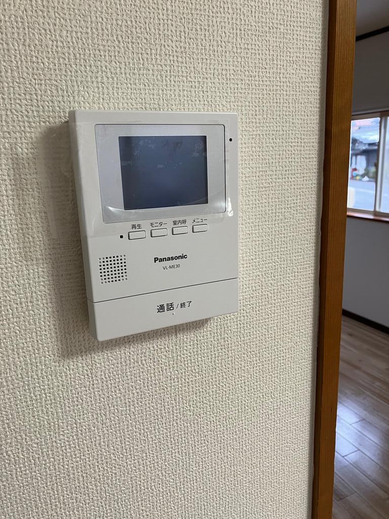 セキュリティ　階段下収納　収納スペースがたくさんあります。