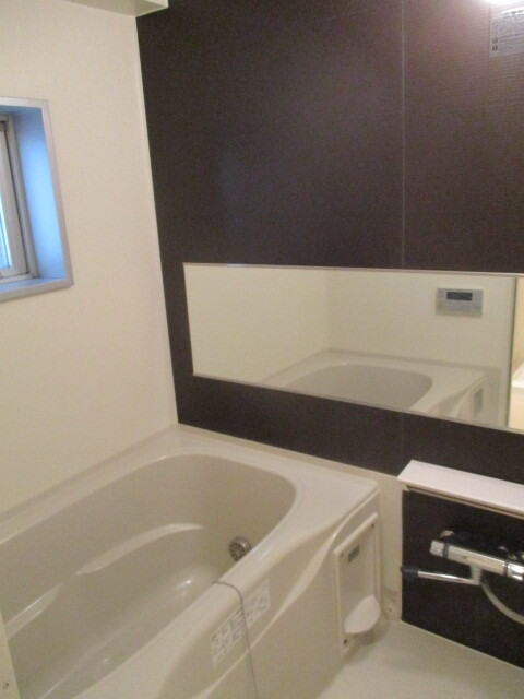 バス・シャワールーム　※同タイプのお部屋の写真です