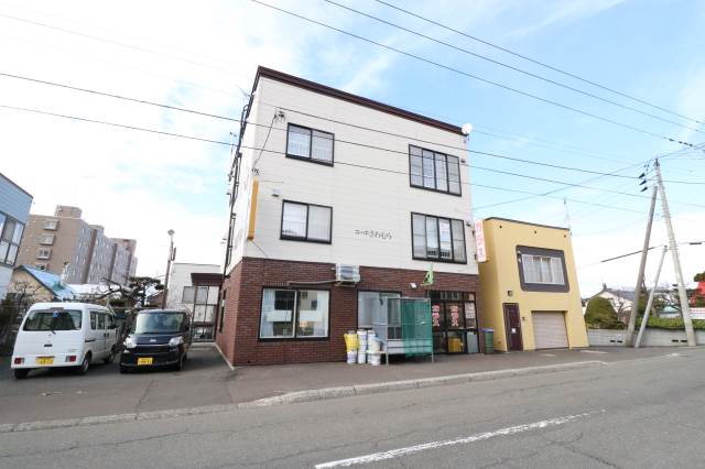 建物外観　木造３階建て♪