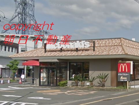 飲食店　マクドナルド日田店（飲食店）まで557m