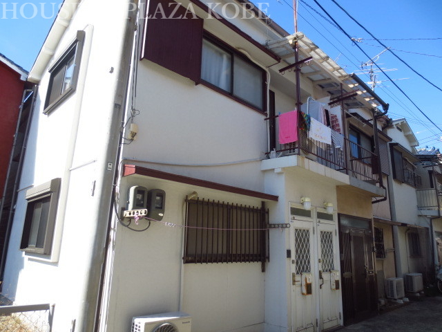 神戸市須磨区関守町のアパートの建物外観