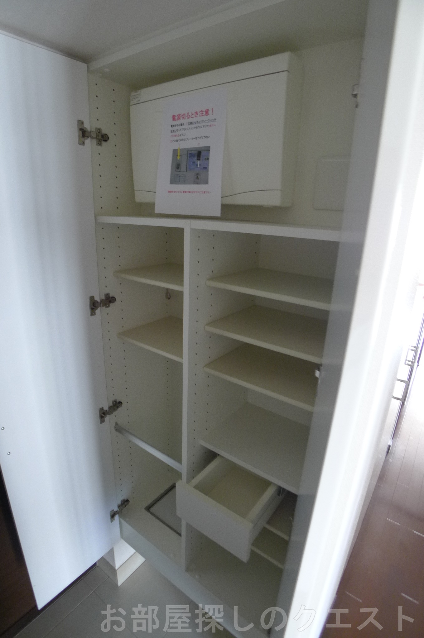 玄関　（写真は同仕様）