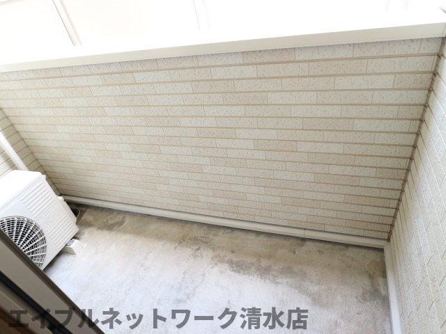 バルコニー　陽当たり良好なバルコニーです