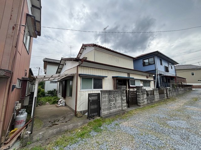 東石岡ジョムール住宅の建物外観