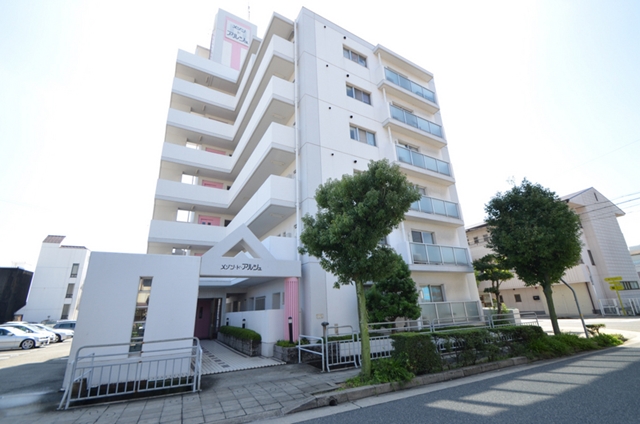 建物外観　バルコニーは南向き！