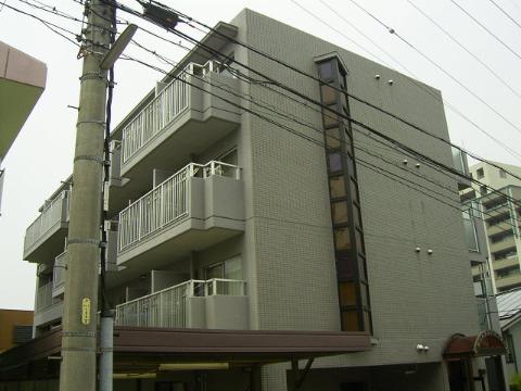 名古屋市昭和区滝川町のマンションの建物外観