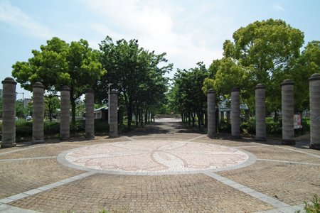 【グランカーサ難波元町の公園】