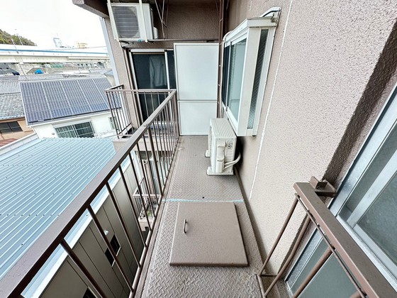 【広島市中区江波二本松のマンションのバルコニー】