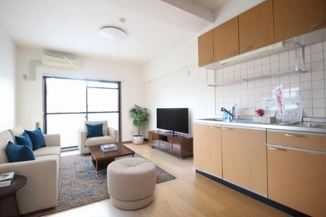 居室・リビング　ＣＧで家具等を配置したもので家具等は含まれません。