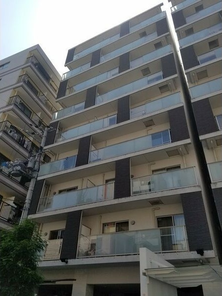 【大阪市浪速区戎本町のマンションの建物外観】