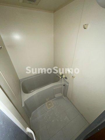 バス・シャワールーム　コンパクトで使いやすいお風呂です