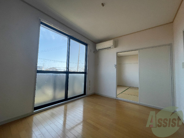 居室・リビング　洋室です。広々としていて開放感がありますね。