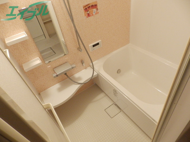 バス・シャワールーム　同型参考写真