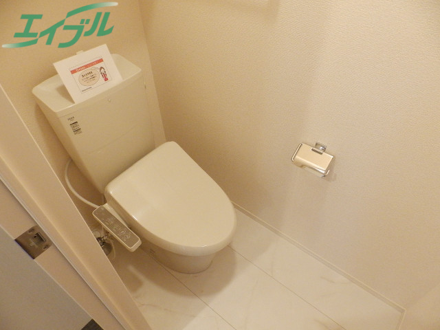 トイレ　同型参考写真