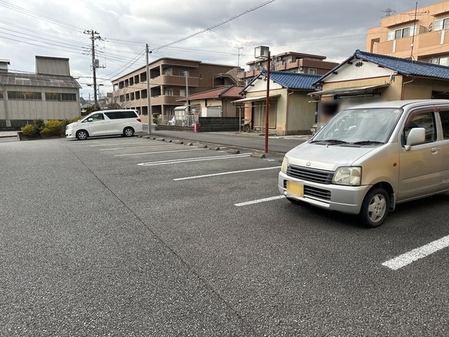 【ビギニングＡの駐車場】