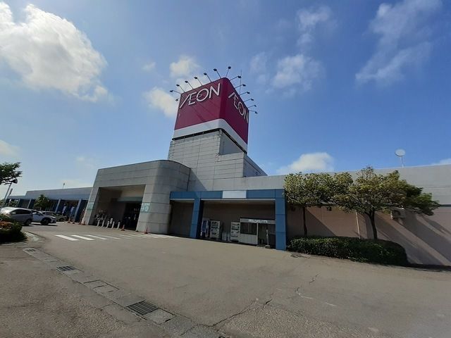 【新潟市南区根岸のアパートのショッピングセンター】