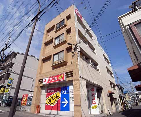 京都市北区紫野下御輿町のマンションの建物外観