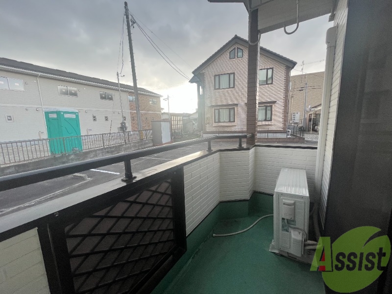 バルコニー　こちらは、バルコニーになります。広いですね。