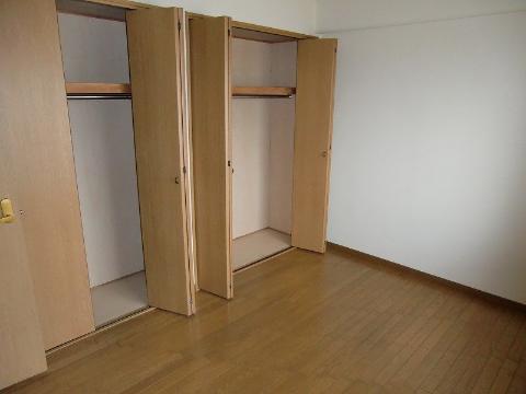 リバーコーポラス　収納　洋室