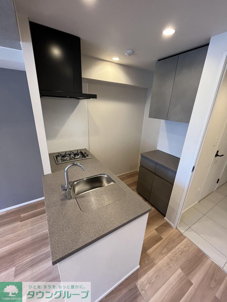 キッチン　玄関