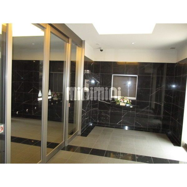 エントランス　高級感のある内装です。